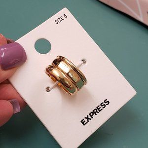 Express, 3 Gold tone stackable individual fashion rings, NWT SZ6